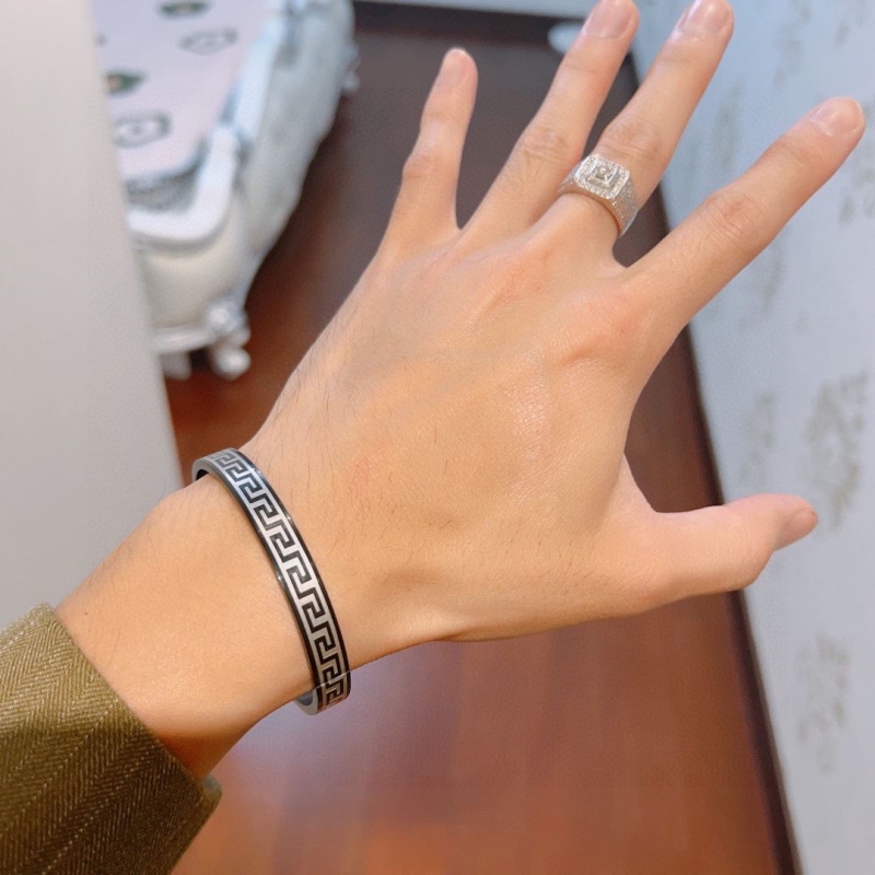 Gvc*1 bracelets